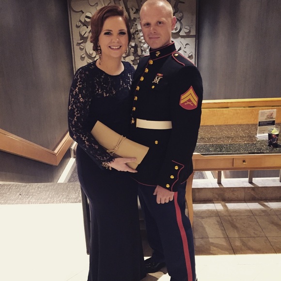 Only worn once! Perfect for a formal event. - Picture 3 of 4